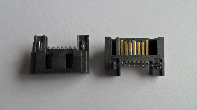 CA07-043 SATA 7P 公座 三面包DIP型(半包開(kāi)窗)